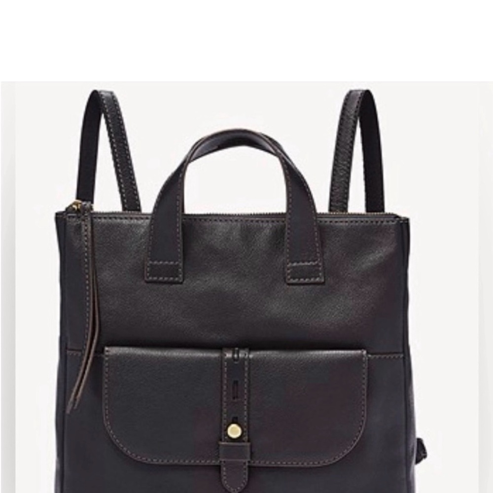 Stylish fossil hunter backpack in black pebble leather.